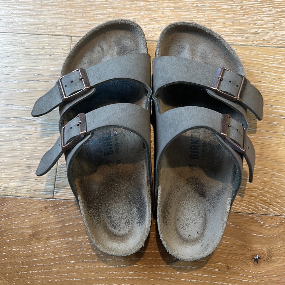 Birkenstock sandals in Nubuck Stone